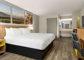 Days Inn by Wyndham Fulton 2