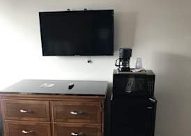 California Inn and Suites Bakersfield 5