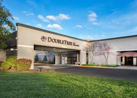 DoubleTree by Hilton Lawrence 2