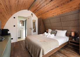 Bracken Hide Hotel 5