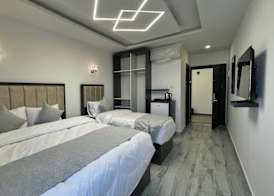 Holiday Season Hotel 4