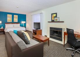 Hawthorn Suites by Wyndham Tinton Falls 3