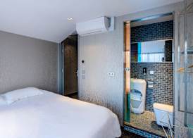 Diamond Capsule Hotel Amsterdam South 3