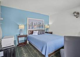 Bluebird Day Inn & Suites 5