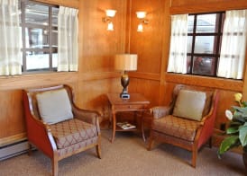 Cow Hollow Inn and Suites 4