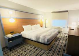 AmericInn by Wyndham Lake Mills 5