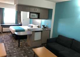 Red Lion Inn & Suites Elk Grove Village 4