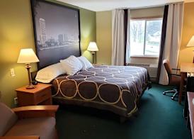Super 8 by Wyndham Berlin WI 4