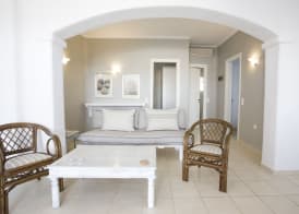 Yakinthos Residence 3
