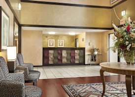 Super 8 by Wyndham Milwaukee Airport 2