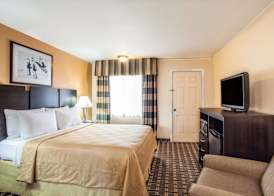 Travelodge by Wyndham South Burlington 5