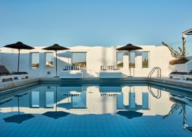 Mr and Mrs White Paros 2