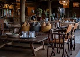 HillsNek Safari Camp – Amakhala Game Reserve 3