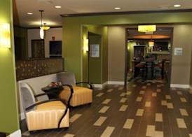 Holiday Inn Express & Suites HUNTSVILLE AIRPORT by IHG 2