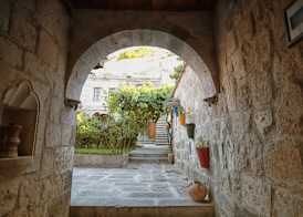 Traveller's Cave Hotel 3
