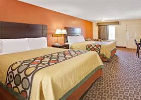 Super 8 by Wyndham Mont Belvieu - Baytown East 3