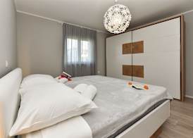 Apartment 1481 3