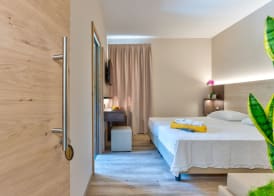 Hotel Aurora 4