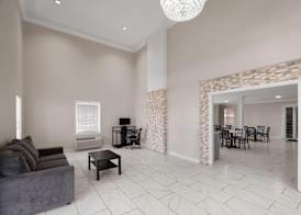 Super 8 by Wyndham Covington 4