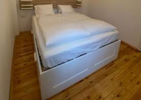Modern, centrally located apartment 2