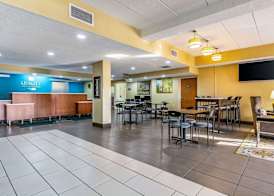 Quality Inn & Suites Southport 2
