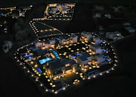 Sea Breeze Santorini Beach Resort, Curio Collection by Hilton 4