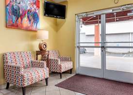 Econo Lodge Louisville Airport 5