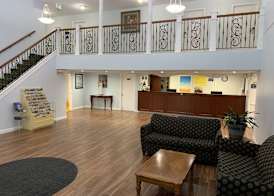 Days Inn by Wyndham Columbus IN 2