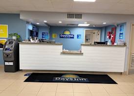 Days Inn by Wyndham Jacksonville Airport 3