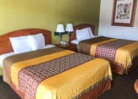 Econo Lodge Oklahoma City Northeast 4
