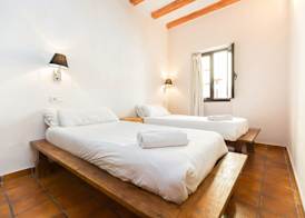 AinB Las Ramblas-Guardia Apartments 4