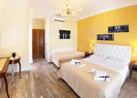 NeapolitanTrips Hotel 5
