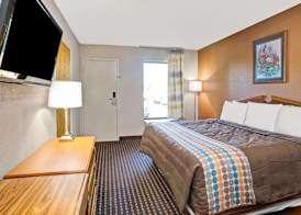 Days Inn by Wyndham Hernando 5