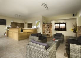 Hillside Studios & Apartments 2
