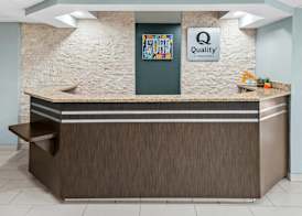 Quality Inn & Suites Fort Worth North - Haltom City 2