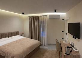 Adna Rooms Tirana Center 5