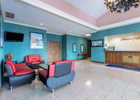 Howard Johnson Hotel & Conference Center by Wyndham Salem 4