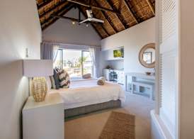 CANAL GUEST HOUSE - Waterfront Boutique B&B 5