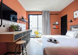 Deskopolitan House 4