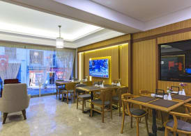 Obelisk Hotel & Suites 4