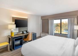 Comfort Inn & Suites Arlington Heights - Buffalo Grove 5