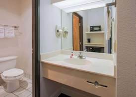 Super 8 by Wyndham Garland North Dallas Area 3