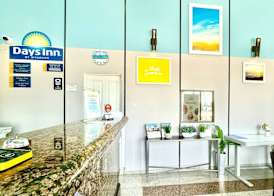Days Inn by Wyndham Los Angeles LAX Airport Stadium Area 5