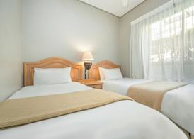 Dolphin Beach E5 4