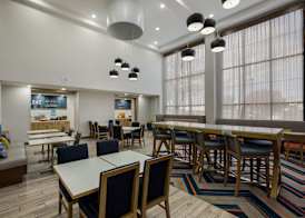 Hampton Inn Linden 5
