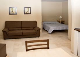 Apartamentos Turísticos La Castilleja 4
