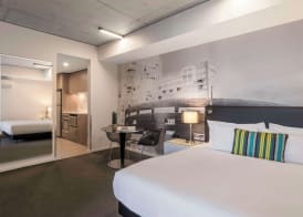 Oaks Melbourne on William Suites 4