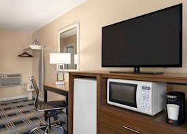 Days Inn by Wyndham Middletown/Newport Area 5