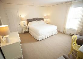 Yellow House Inn 4