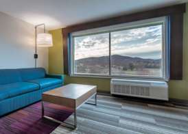 Holiday Inn Express & Suites MARION by IHG 3